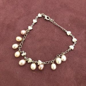 Pearl bracelet on silver chain